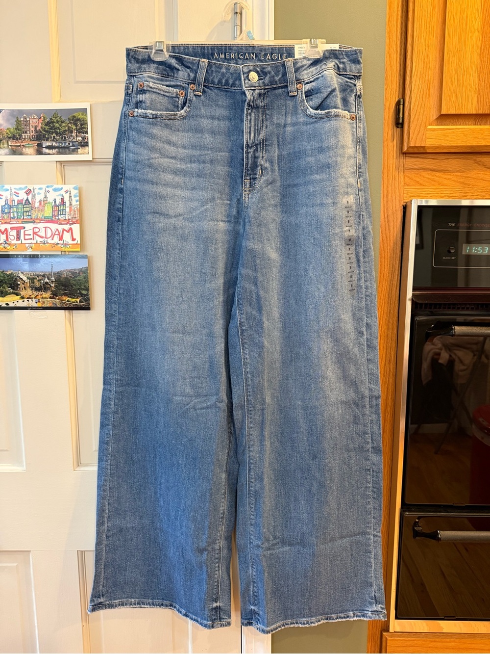 American Eagle  Dreamy Drape High Rise Wide Leg Jeans 8 Regular